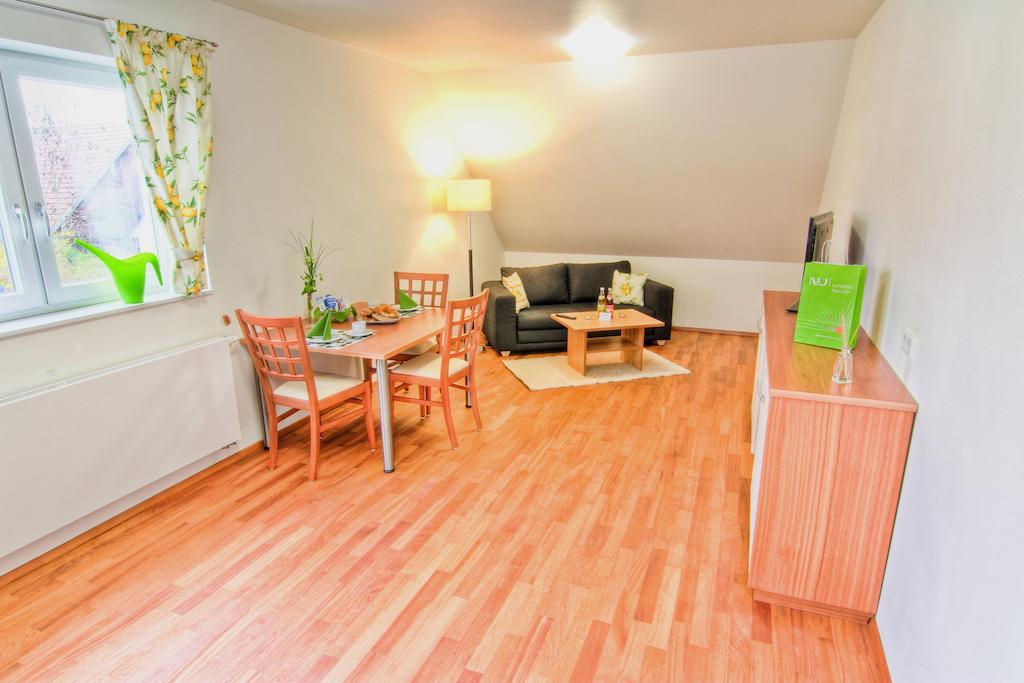 Holzheim  Jungingers Aparthotel חדר תמונה