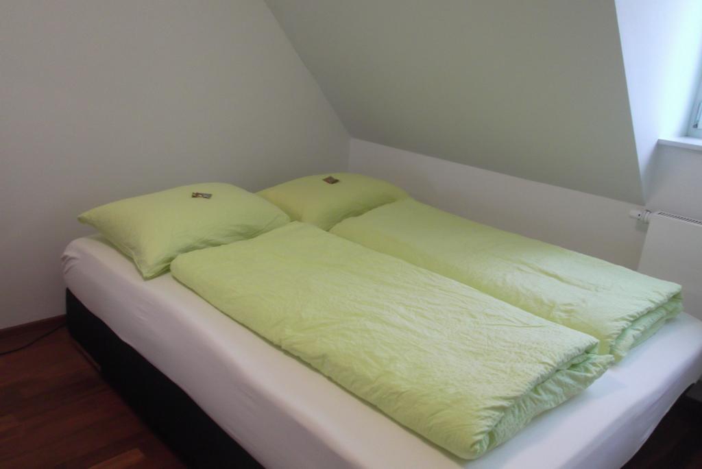 Holzheim  Jungingers Aparthotel חדר תמונה