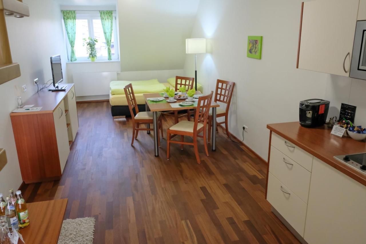 Holzheim  Jungingers Aparthotel מראה חיצוני תמונה