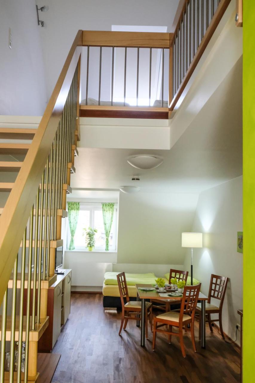 Holzheim  Jungingers Aparthotel מראה חיצוני תמונה