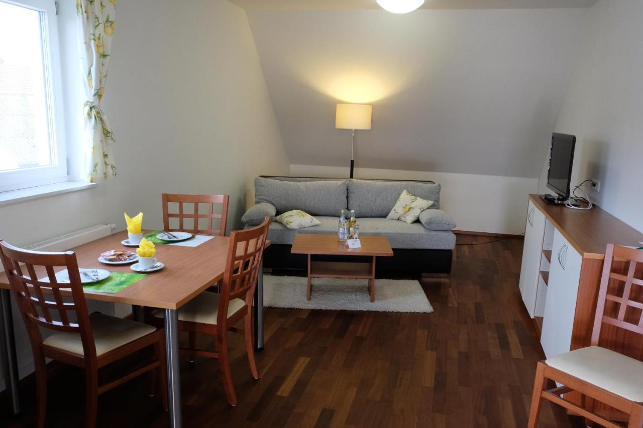 Holzheim  Jungingers Aparthotel מראה חיצוני תמונה