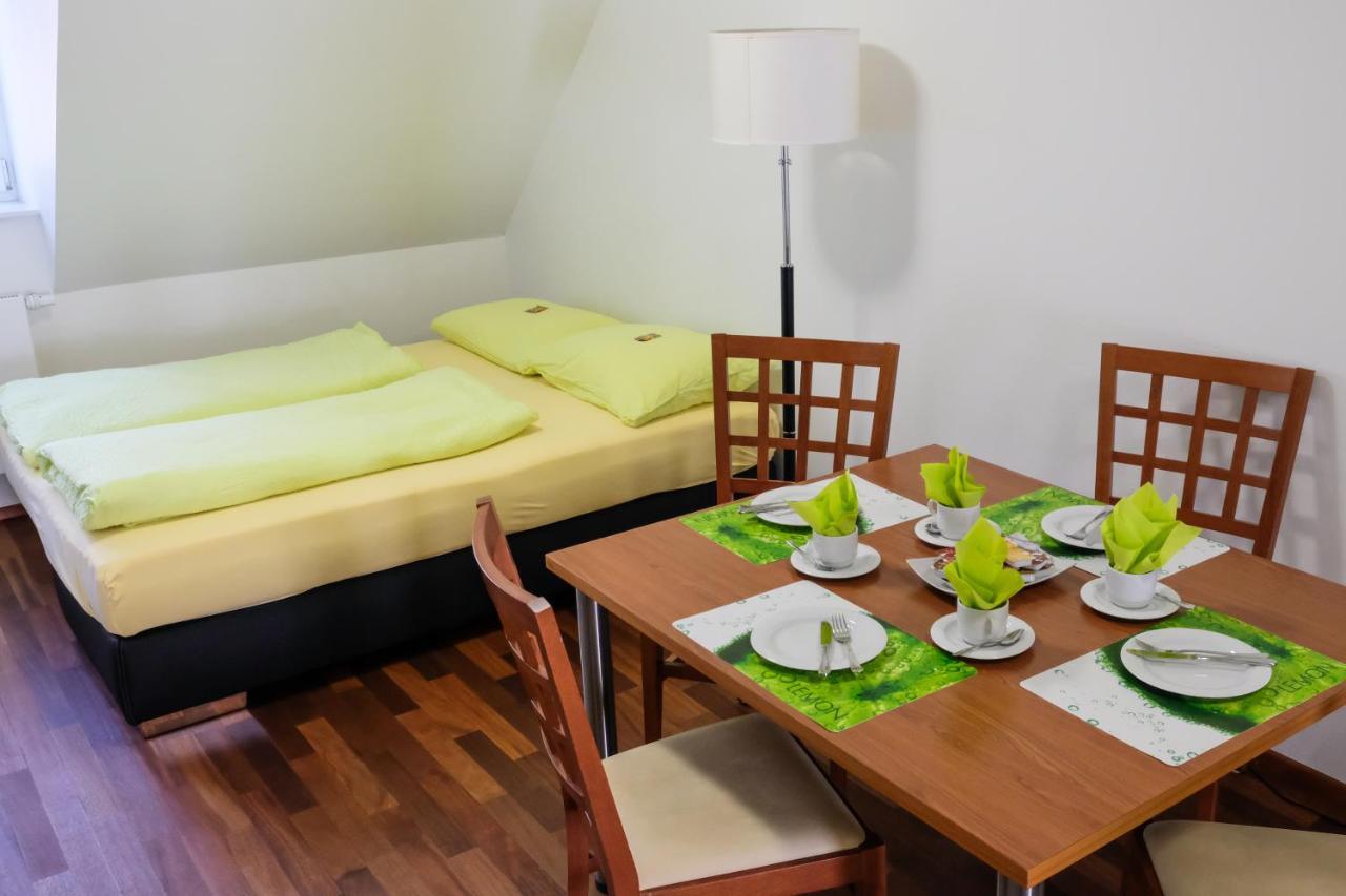 Holzheim  Jungingers Aparthotel מראה חיצוני תמונה
